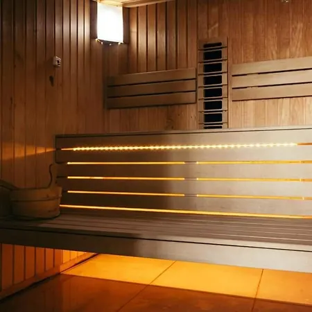 Alezzy Cu Piscina Incalzita Jacuzzy Sauna Năvodari