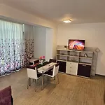 Alezzy Cu Piscina Incalzita Jacuzzy Sauna Апартаменты *