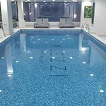 Alezzy Cu Piscina Incalzita Jacuzzy Sauna
