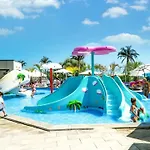 Апартаменты Alezzy Cu Piscina Incalzita Jacuzzy Sauna *