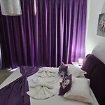 Alezzy Cu Piscina Incalzita Jacuzzy Sauna Апартаменты *