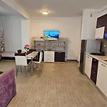 Alezzy Cu Piscina Incalzita Jacuzzy Sauna Апартаменты Нэводари