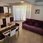 Alezzy Cu Piscina Incalzita Jacuzzy Sauna * Нэводари