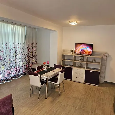 Alezzy Beach Cu Piscina Incalzita Jacuzzy Sauna Apartmán *