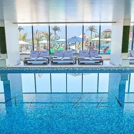 Alezzy Cu Piscina Incalzita Jacuzzy Sauna