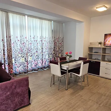 Alezzy Beach Cu Piscina Incalzita Jacuzzy Sauna Apartmán
