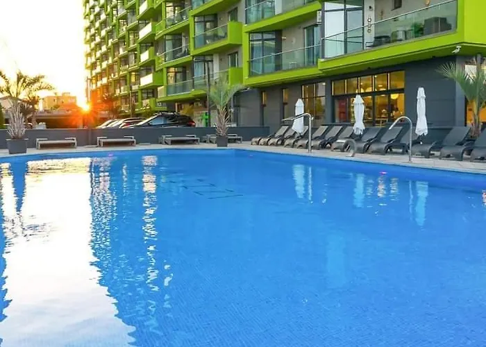 Alezzy Cu Piscina Incalzita Jacuzzy Sauna Năvodari