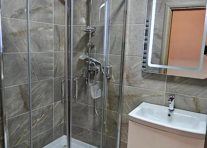 Alezzy Cu Piscina Incalzita Jacuzzy Sauna Năvodari