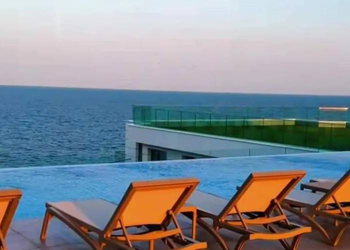 Alezzy Cu Piscina Incalzita Jacuzzy Sauna Năvodari