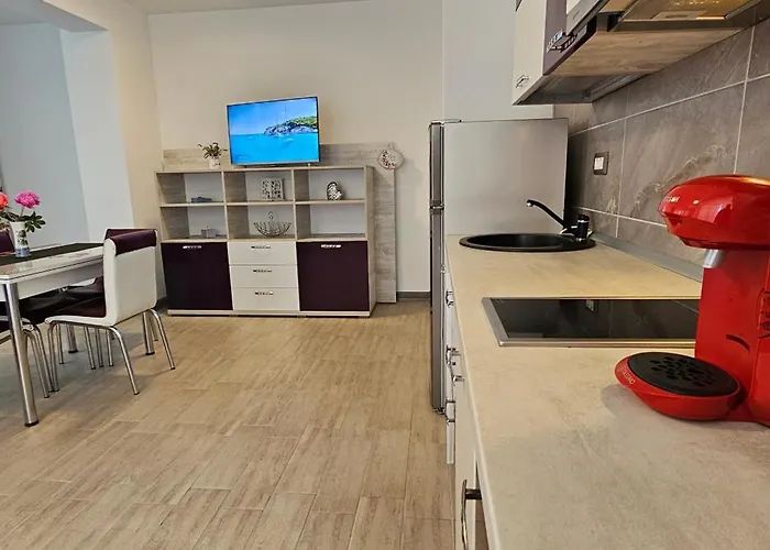 Alezzy Cu Piscina Incalzita Jacuzzy Sauna