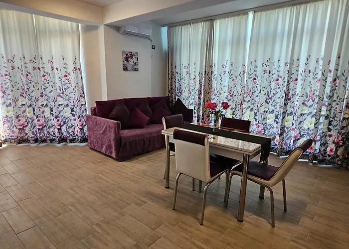 Alezzy Cu Piscina Incalzita Jacuzzy Sauna * Năvodari