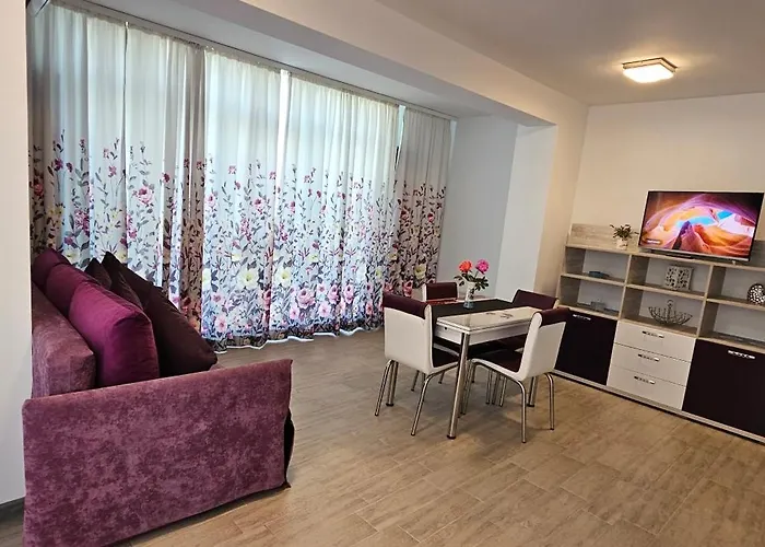 Alezzy Cu Piscina Incalzita Jacuzzy Sauna * Năvodari